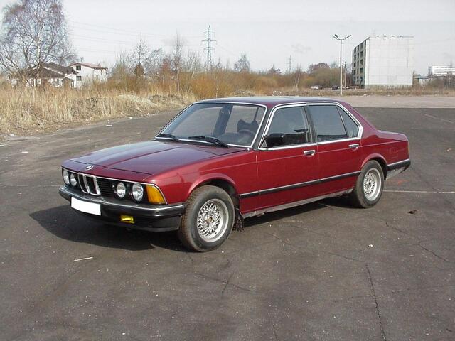 märts 2000