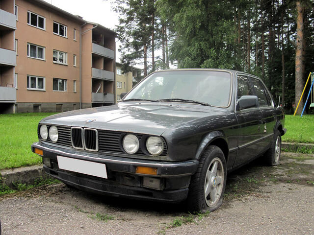 320i