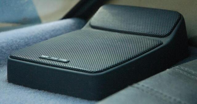 rear speaker lt