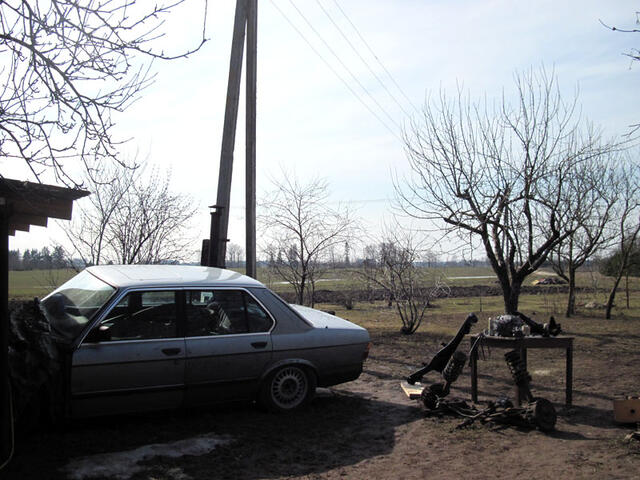 i9