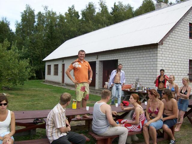 100 0669 (Large)