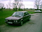 bmw 524 td 87 a. tumepunane 001.jpg