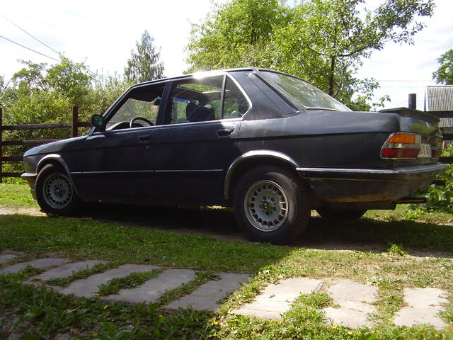 külg,tagumine osa