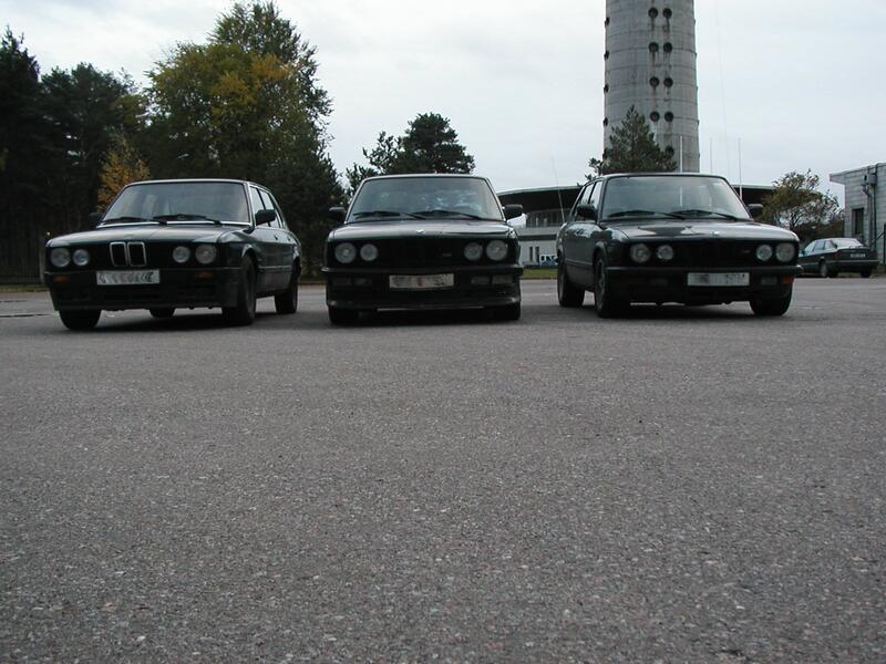 Black 535i meeting