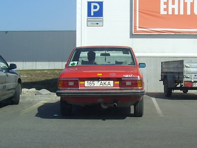 E28 520
