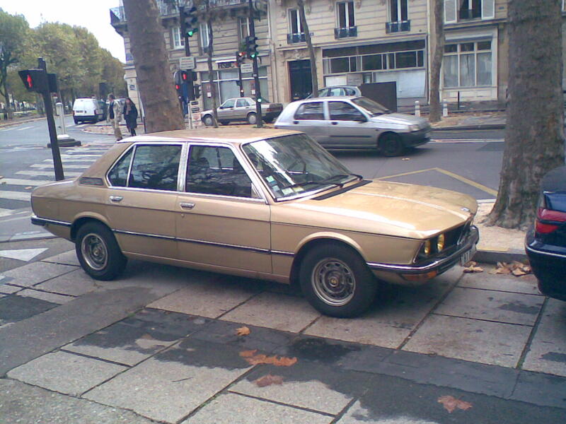 Bmwe12.jpg