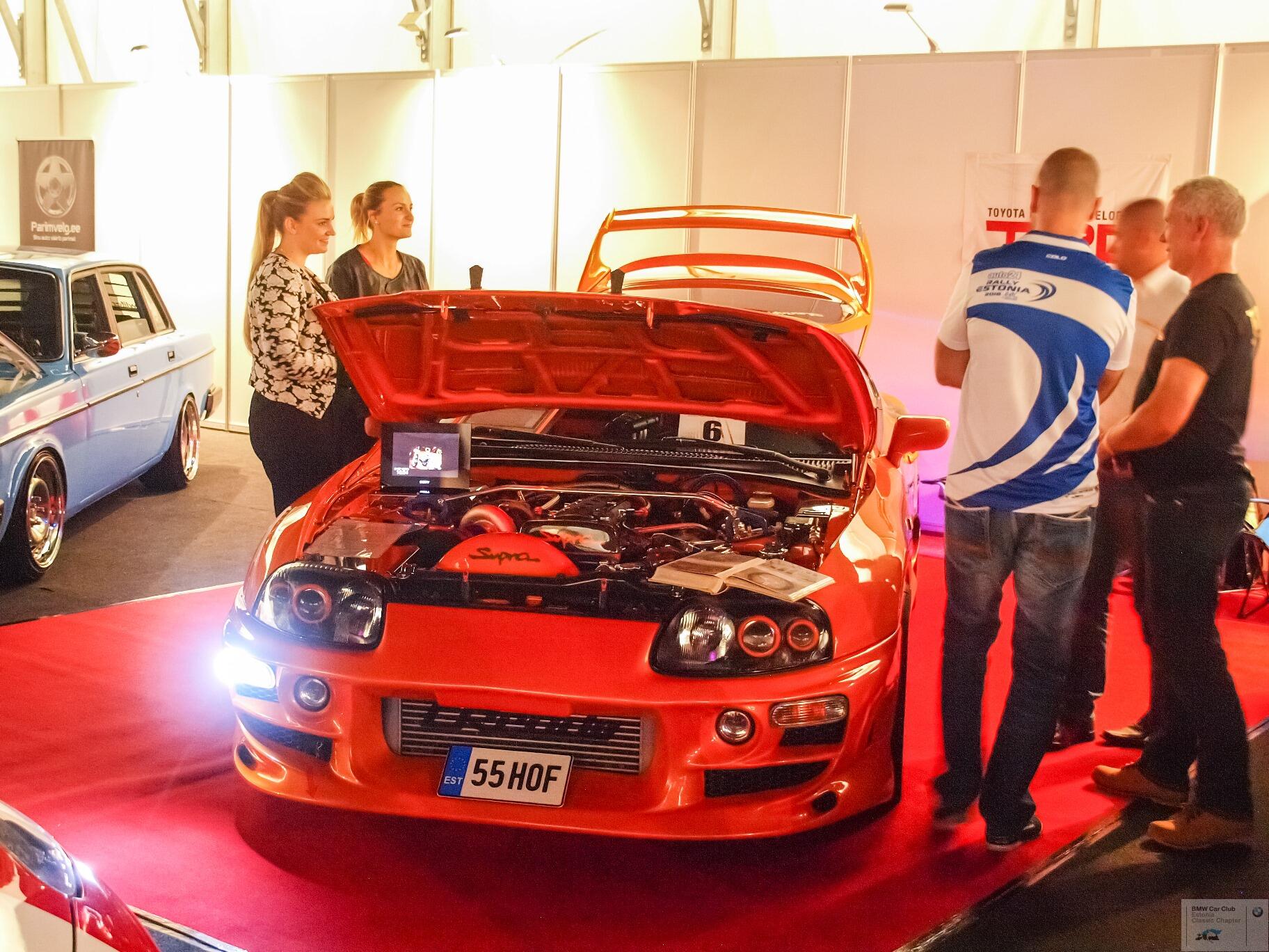 P9237211_edited.jpg