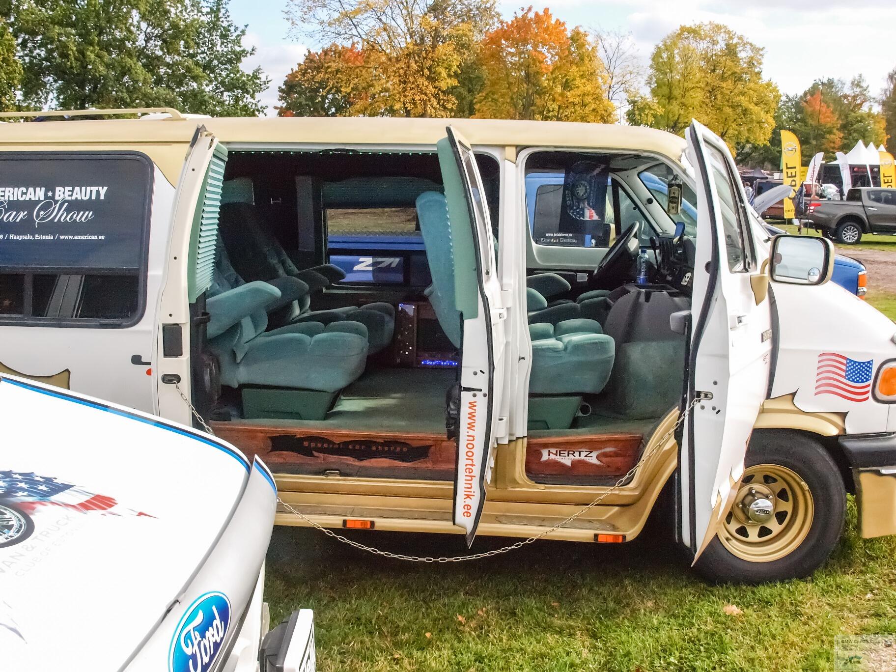 P9257668_edited.jpg