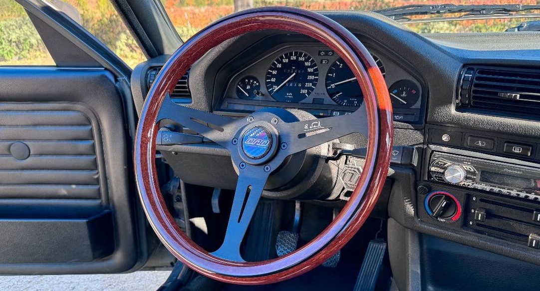 e30_3.jpg